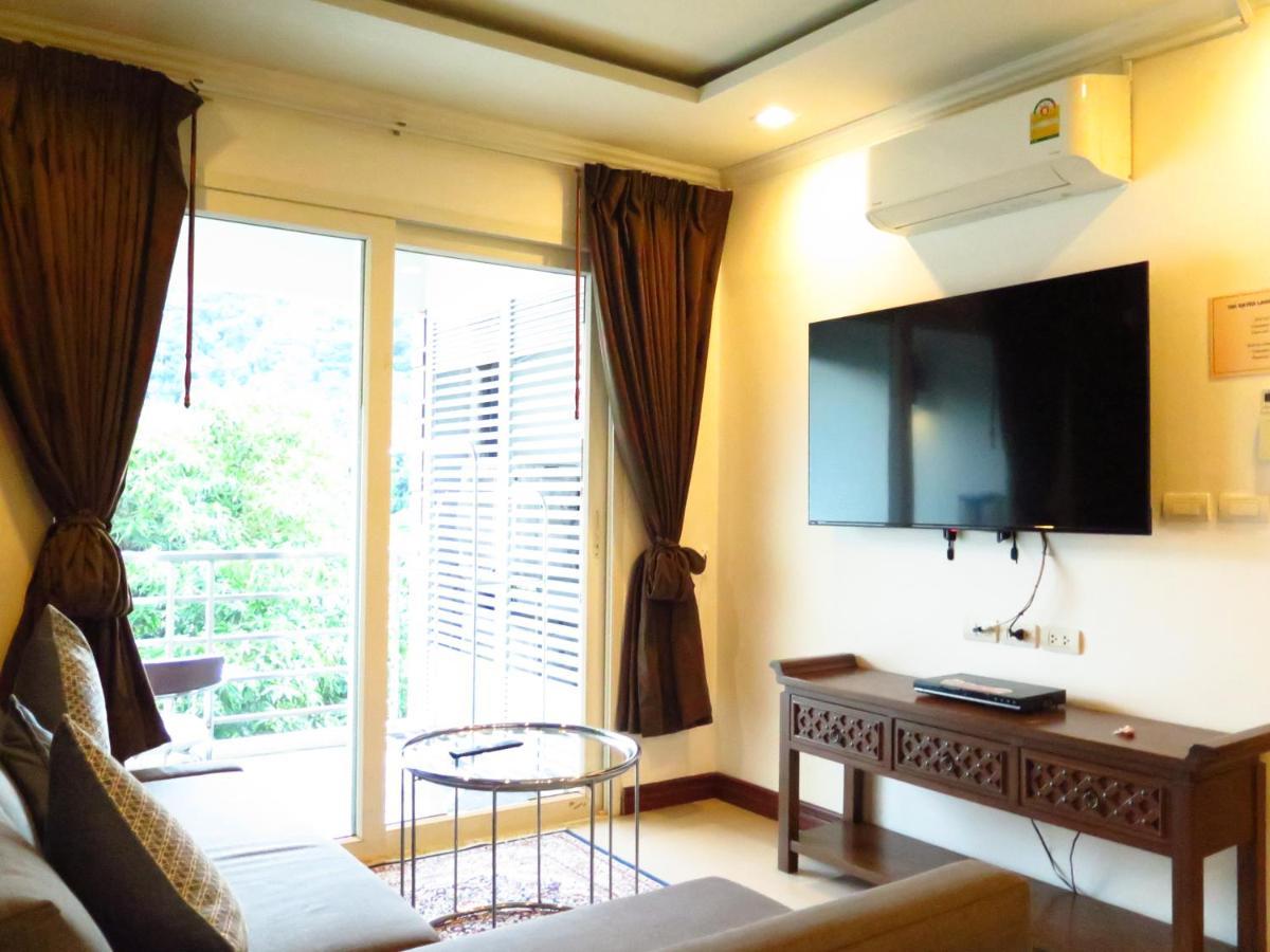 639 2 Bedroom Contemporary Teak Wood