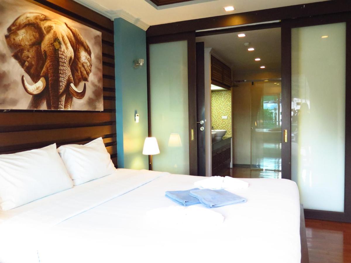 639 2 Bedroom Contemporary Teak Wood Patong