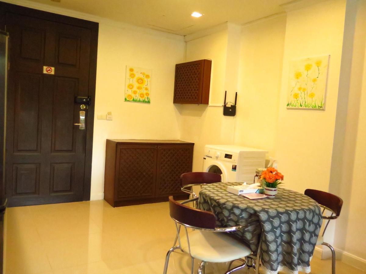 639 2 Bedroom Contemporary Teak Wood *