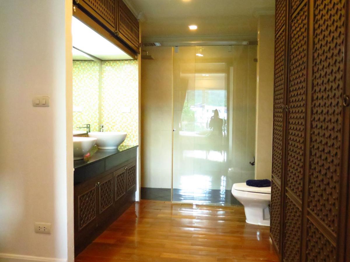 639 2 Bedroom Contemporary Teak Wood Holiday home *