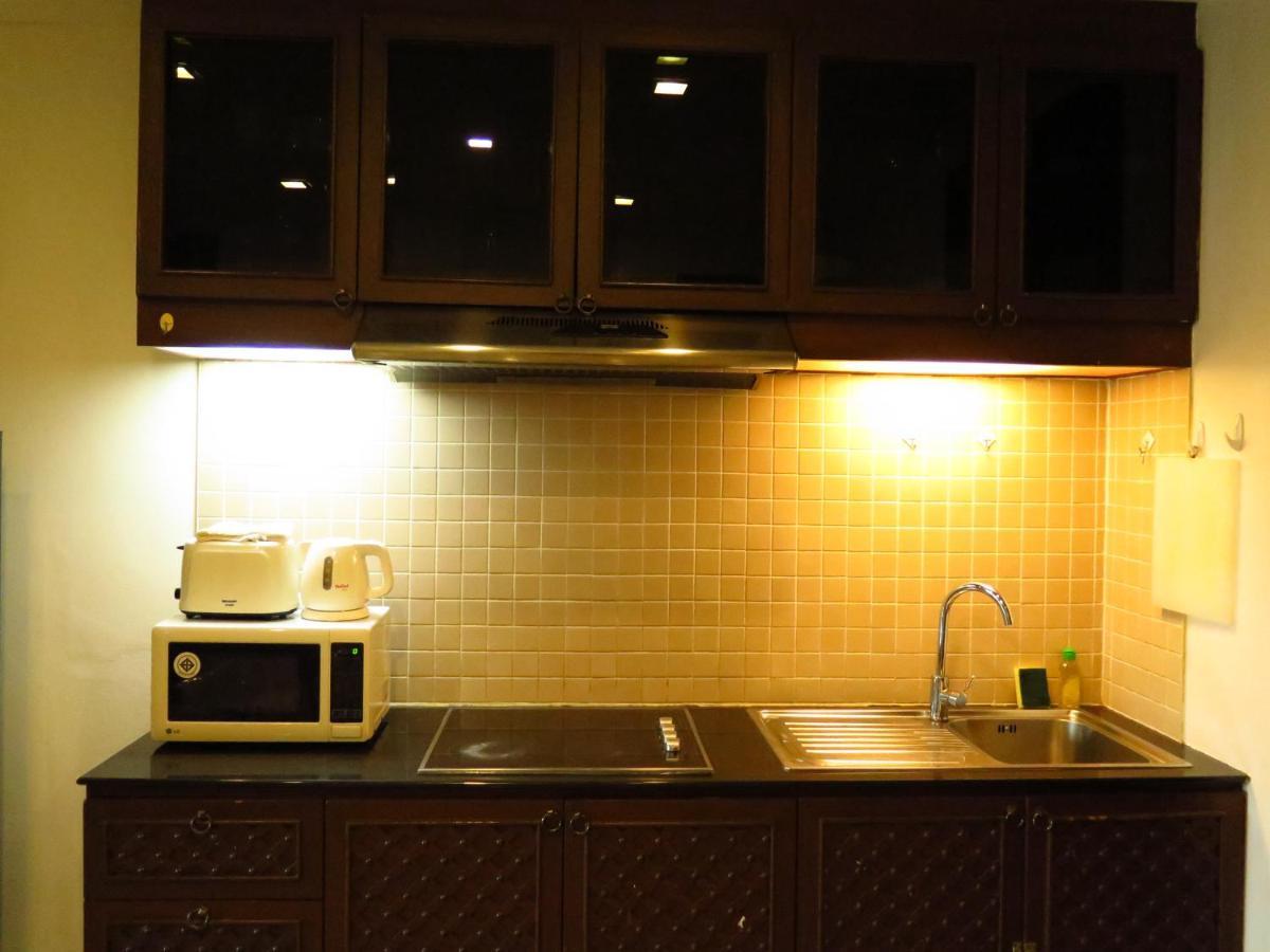 639 2 Bedroom Contemporary Teak Wood Holiday home
