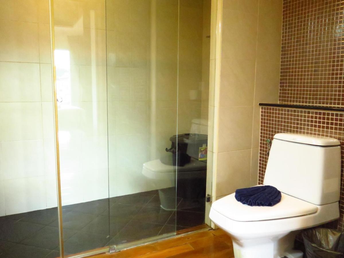 639 2 Bedroom Contemporary Teak Wood Holiday home *