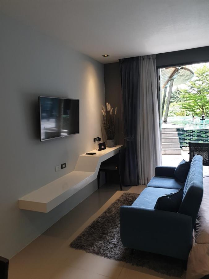 Emerald Terrace Apartment *