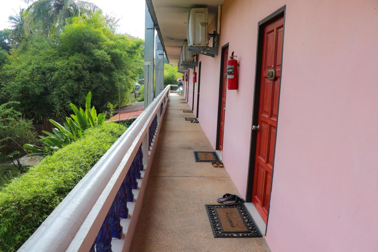 Resort Andaman Seaside Bangtao Beach 3*