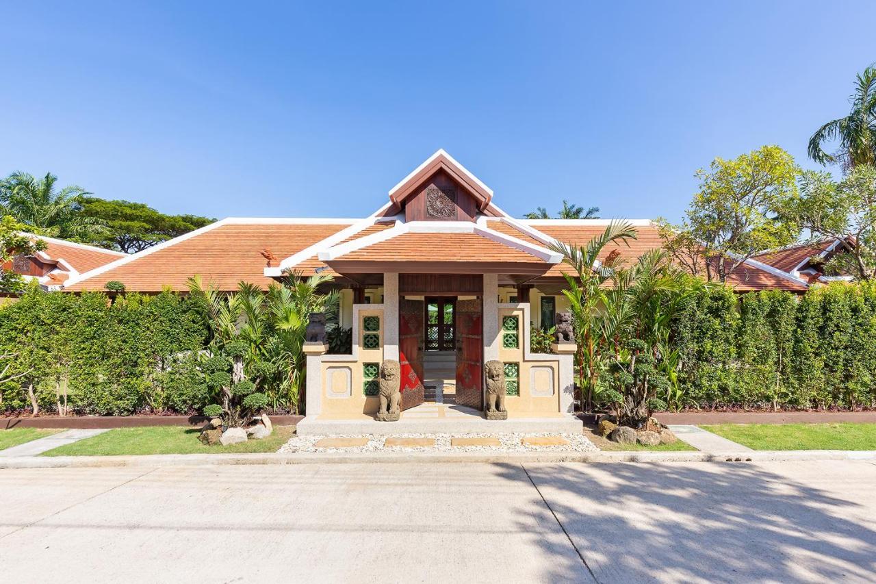 Carlos, Luxury 7 Bdr Private Pool Villa, Baan Bua Nai Harn, Phuket *