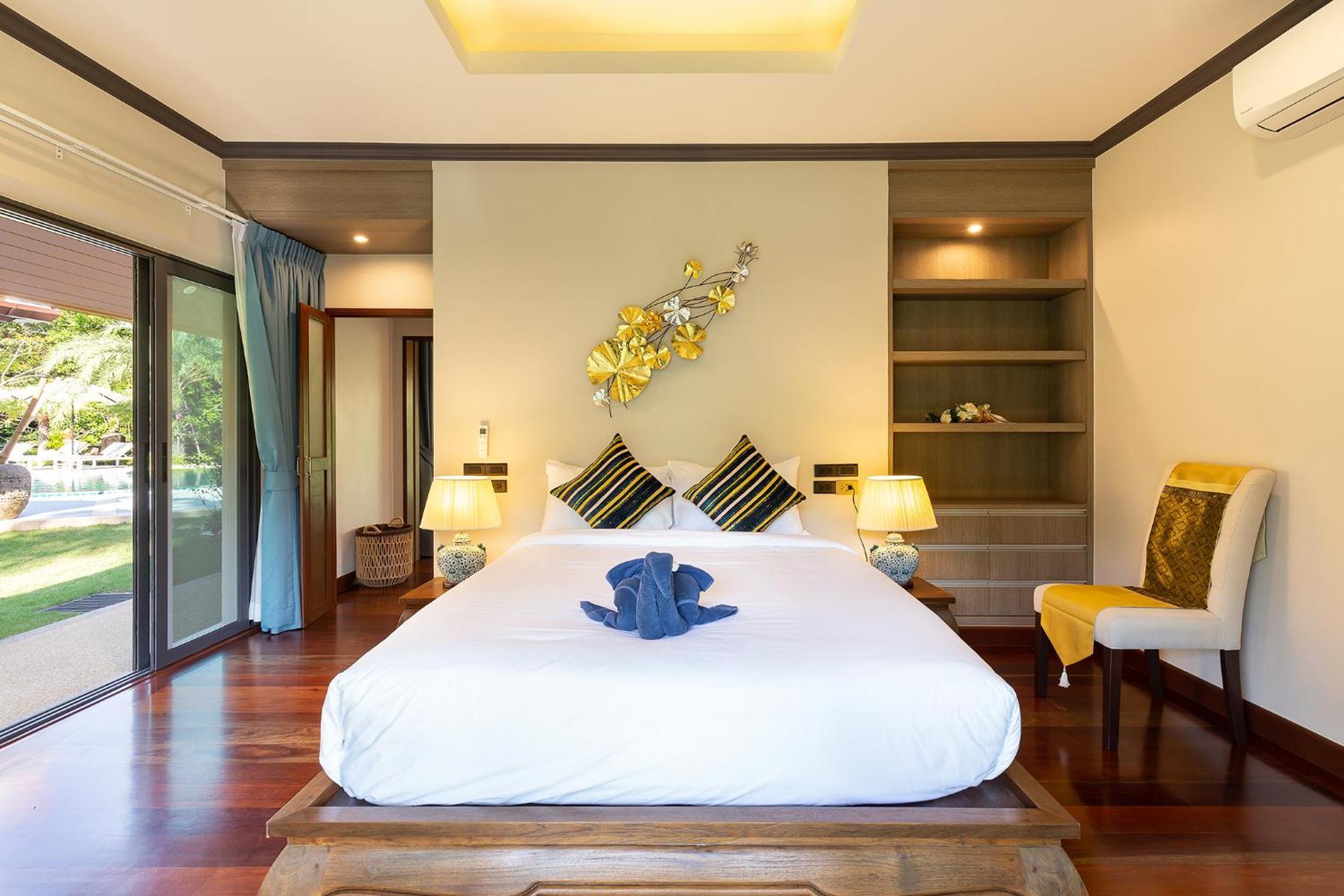 Carlos, Luxury 7 Bdr Private Pool Villa, Baan Bua Nai Harn, Phuket * Rawai
