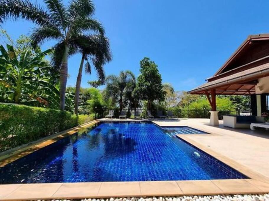 壮丽震撼的巴东海景豪华五卧室别墅 Villa
