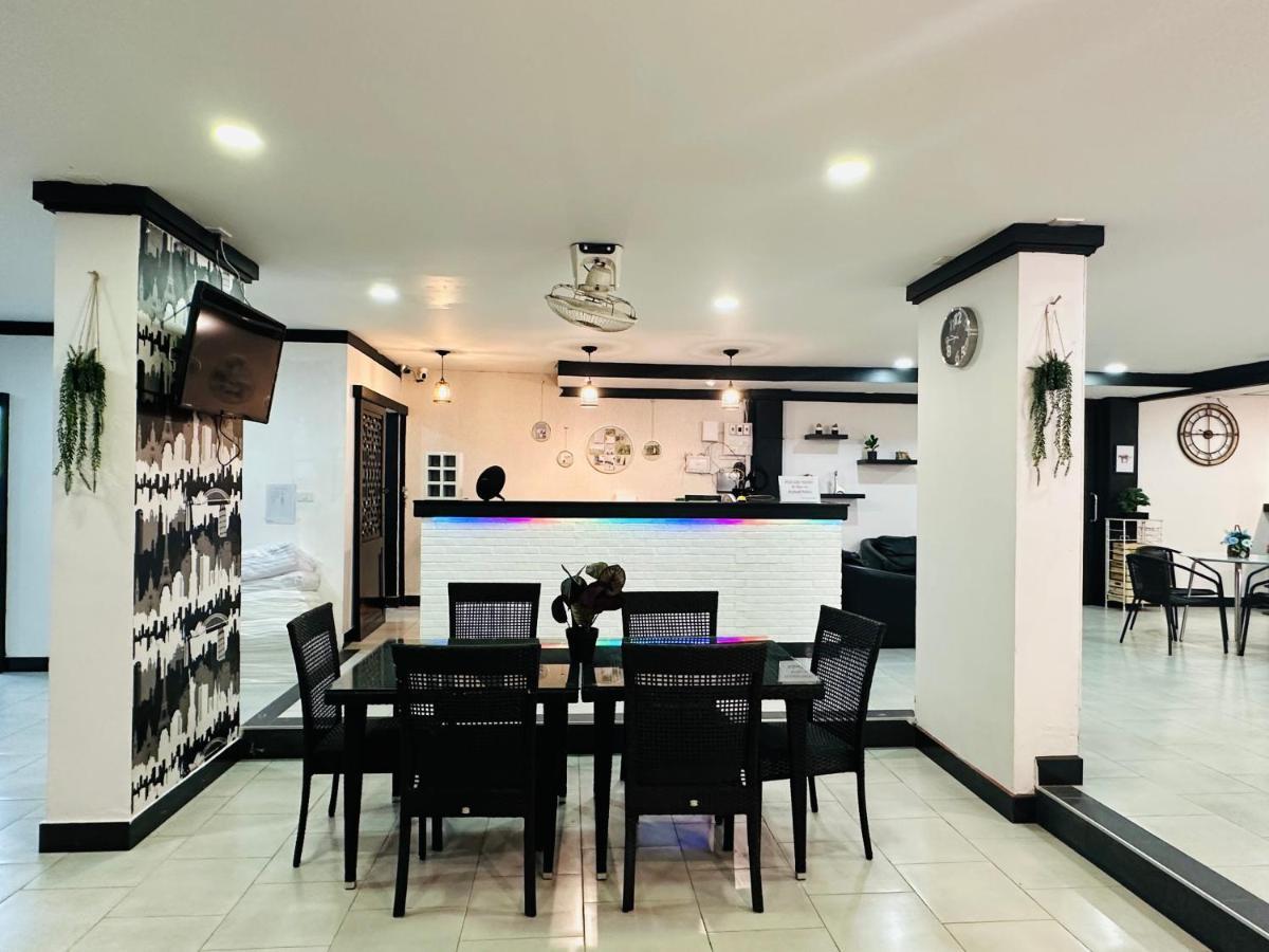 Beachwalk Hotel 3*