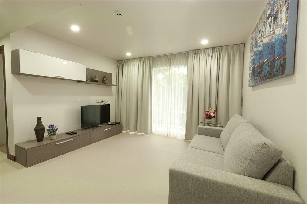 Butterfly Apartment *