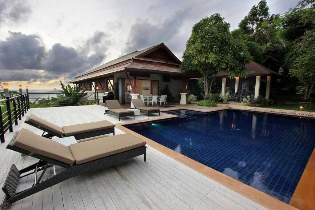 壮丽震撼的巴东海景豪华五卧室别墅 Villa Patong