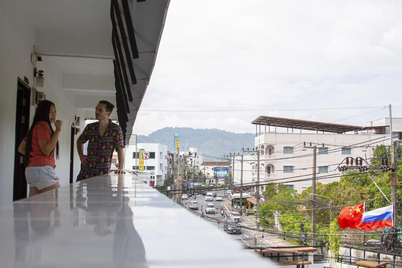 The Auto Place Hotel 2*