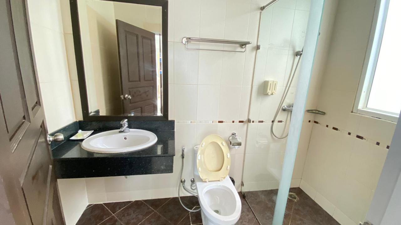 Sukcheewa Phuket 3*