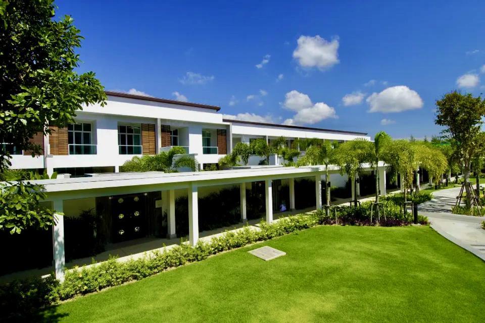 White Lotus By Oxygen At Bang Tao Villa