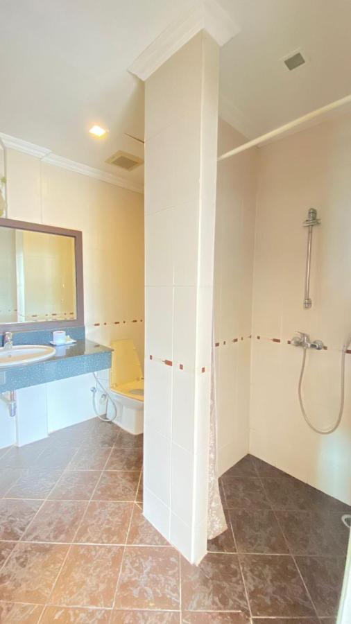 Sukcheewa Phuket Hotel 3*