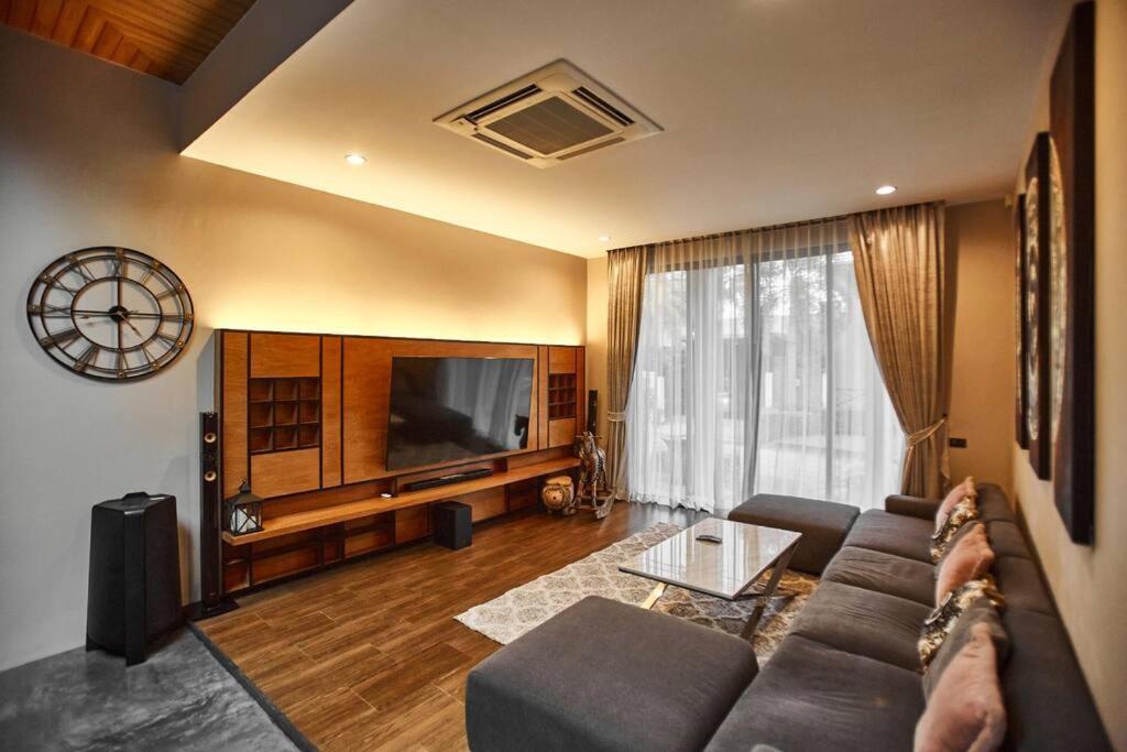 Villa Baan Bua Bt17 By Villacarte *