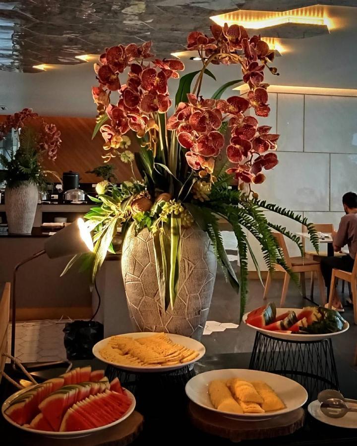 Beehive Boutique Hotel 5*