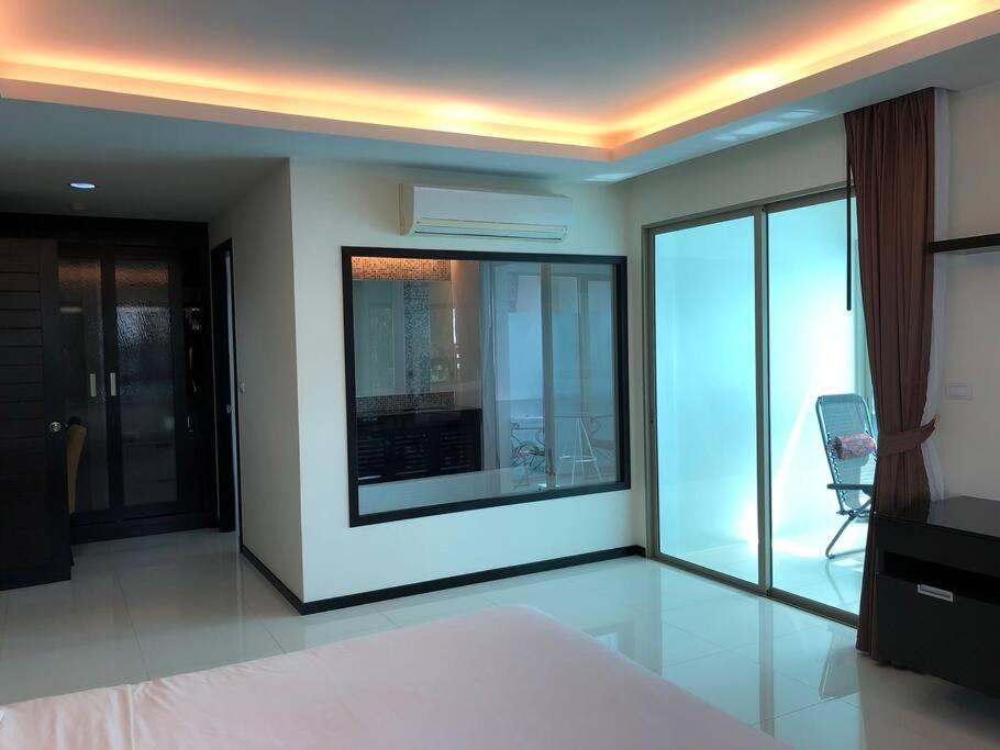 Apartment Regent : Beautiful Modern Close To