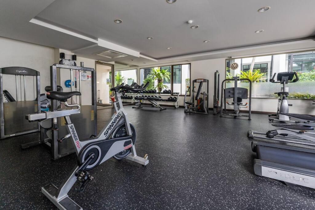 Regent : Beautiful Modern Close To