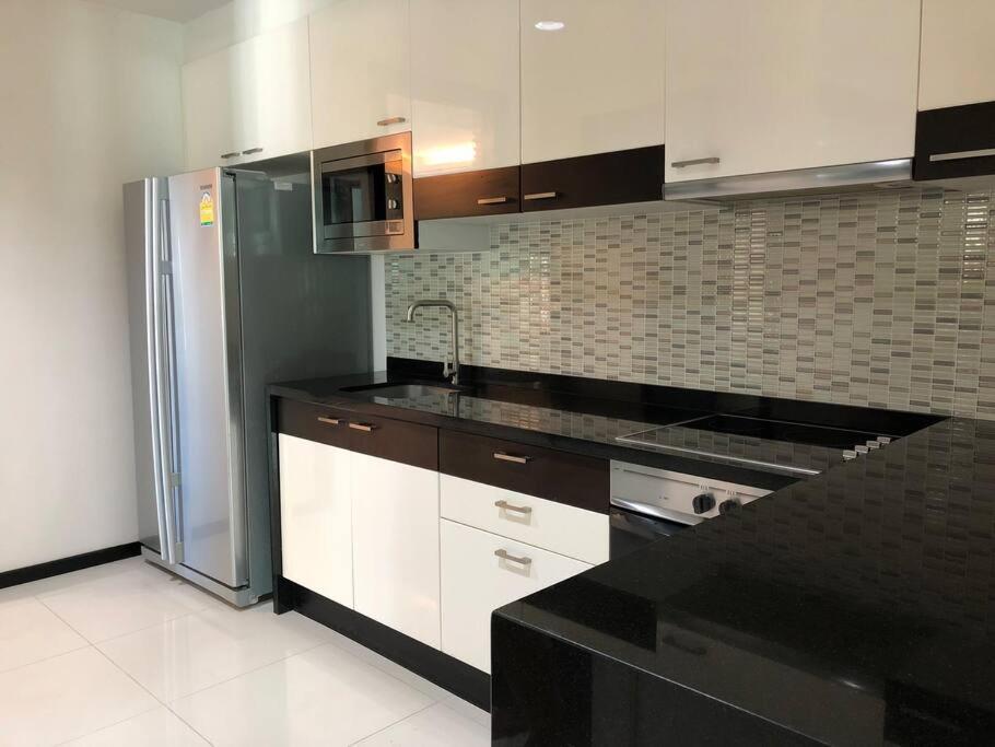 Regent : Beautiful Modern Close To