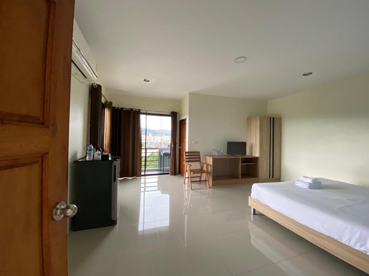 Tha-ruea Apartment *
