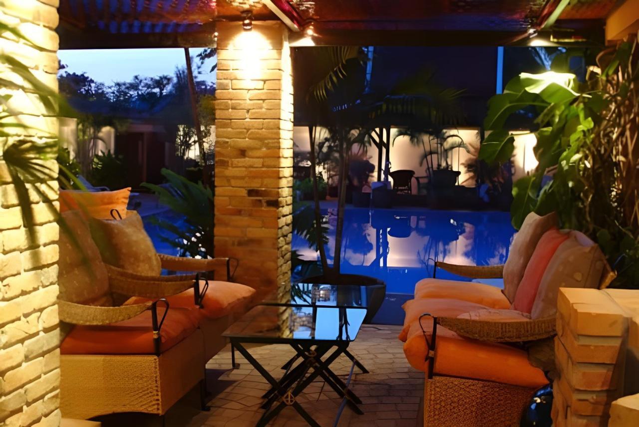 Bougainvillea Terrace House Praia de Kata