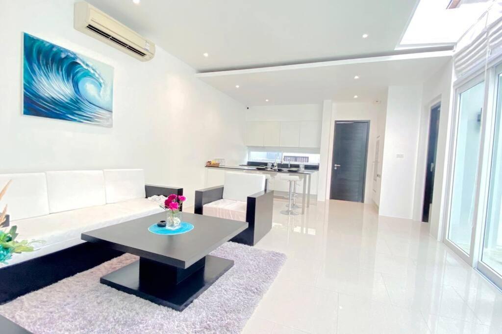 Villa 2bdr Pool 卡马拉山景泳池别墅 Strand Kamala