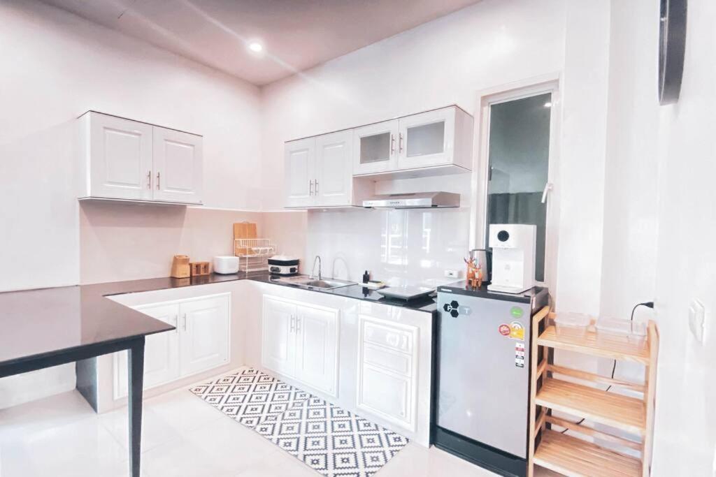 Villa 3 Bdr Pool 芭东3卧室泳池别墅 远海景 Patong