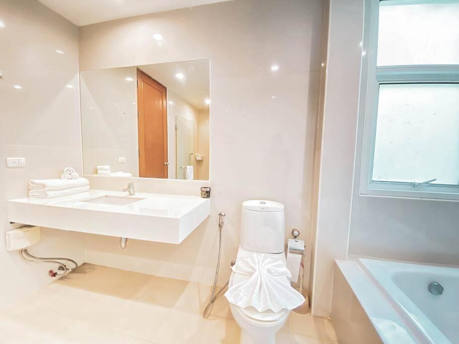 3 Bdr Pool 芭东3卧室泳池别墅 远海景 * Patong