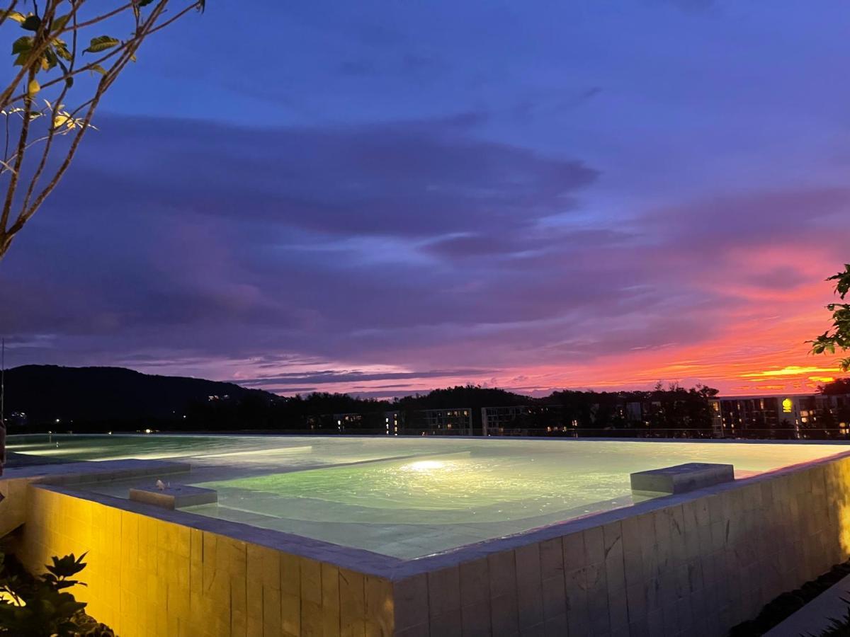 Laguna Skypark: Golf View With Rooftop Pools Apartment *