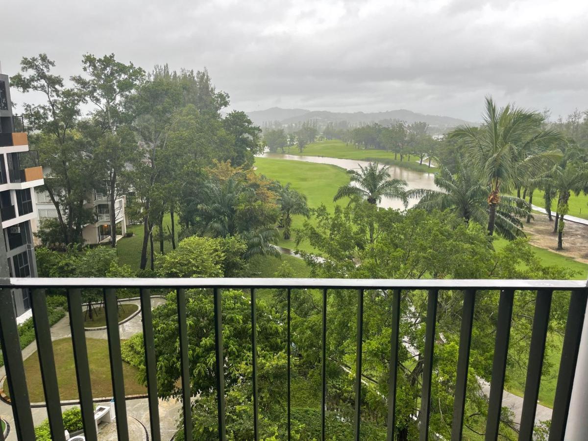 Laguna Skypark: Golf View With Rooftop Pools Apartment *