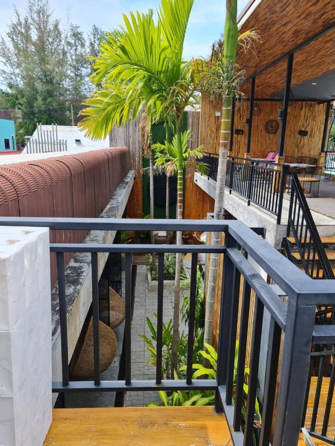 Momento Bangtao Bed & Breakfast