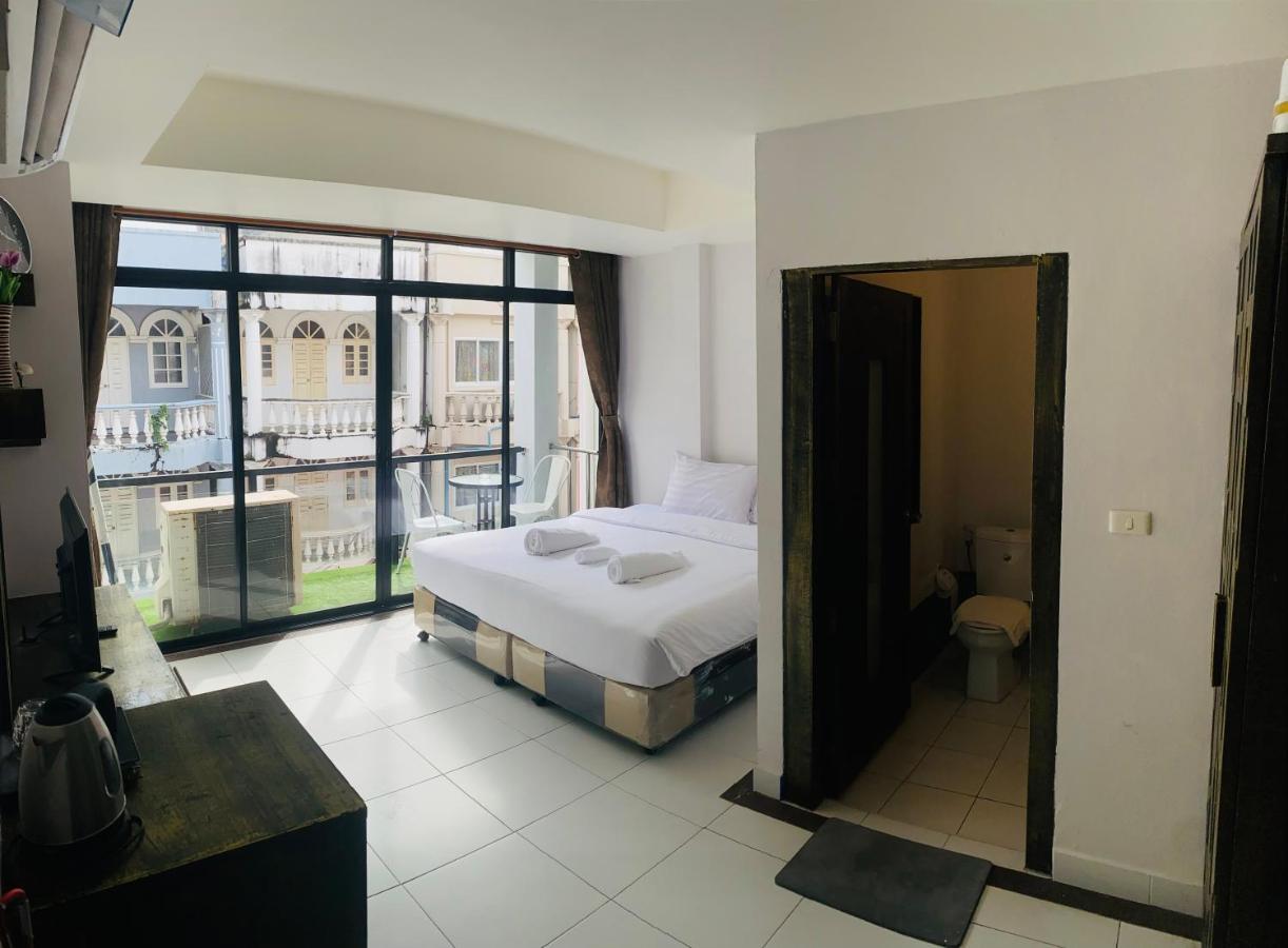 Beachwalk Hotel 3*