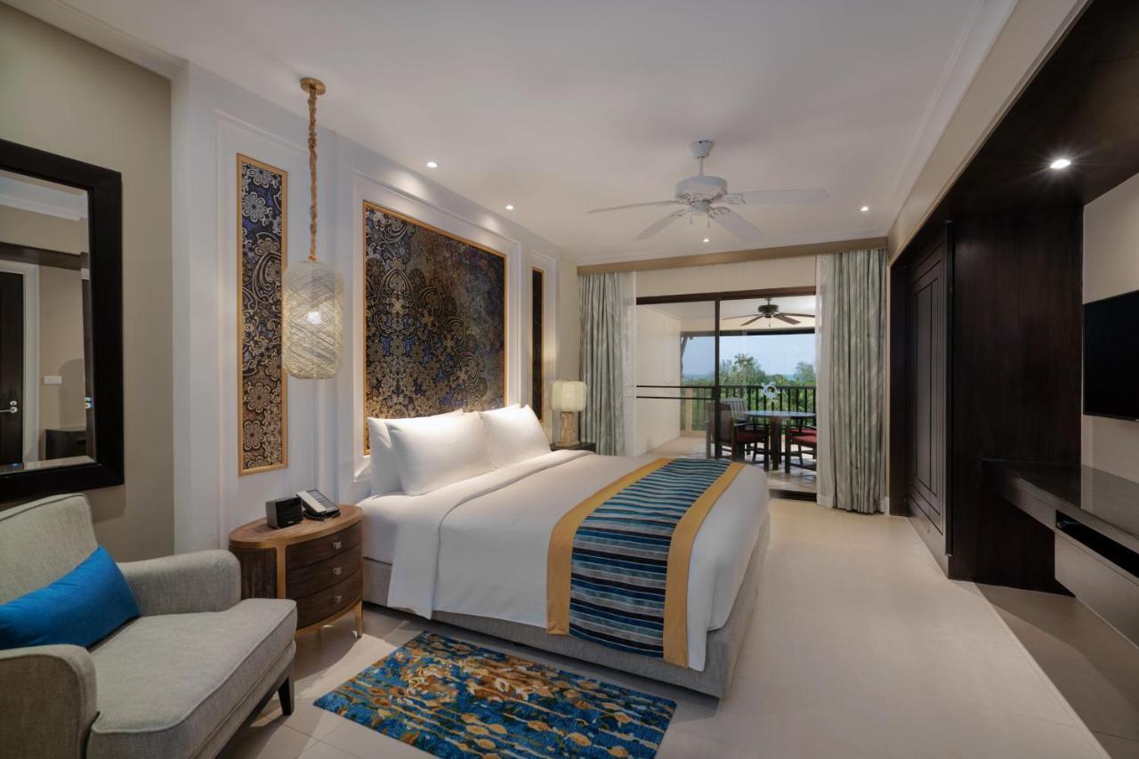 Marriott's - Phuket Hotel