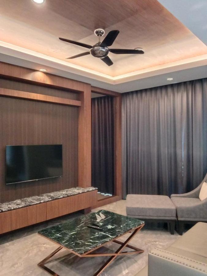 Villa 2 Bed Luxury Pool Sleeps 6 *