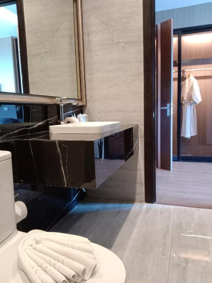 2 Bed Luxury Pool Sleeps 6 Villa Phuket