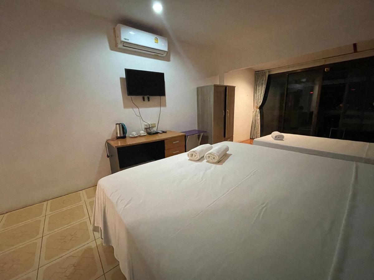 Apartment 95 Restaurant Nai Thon Beach