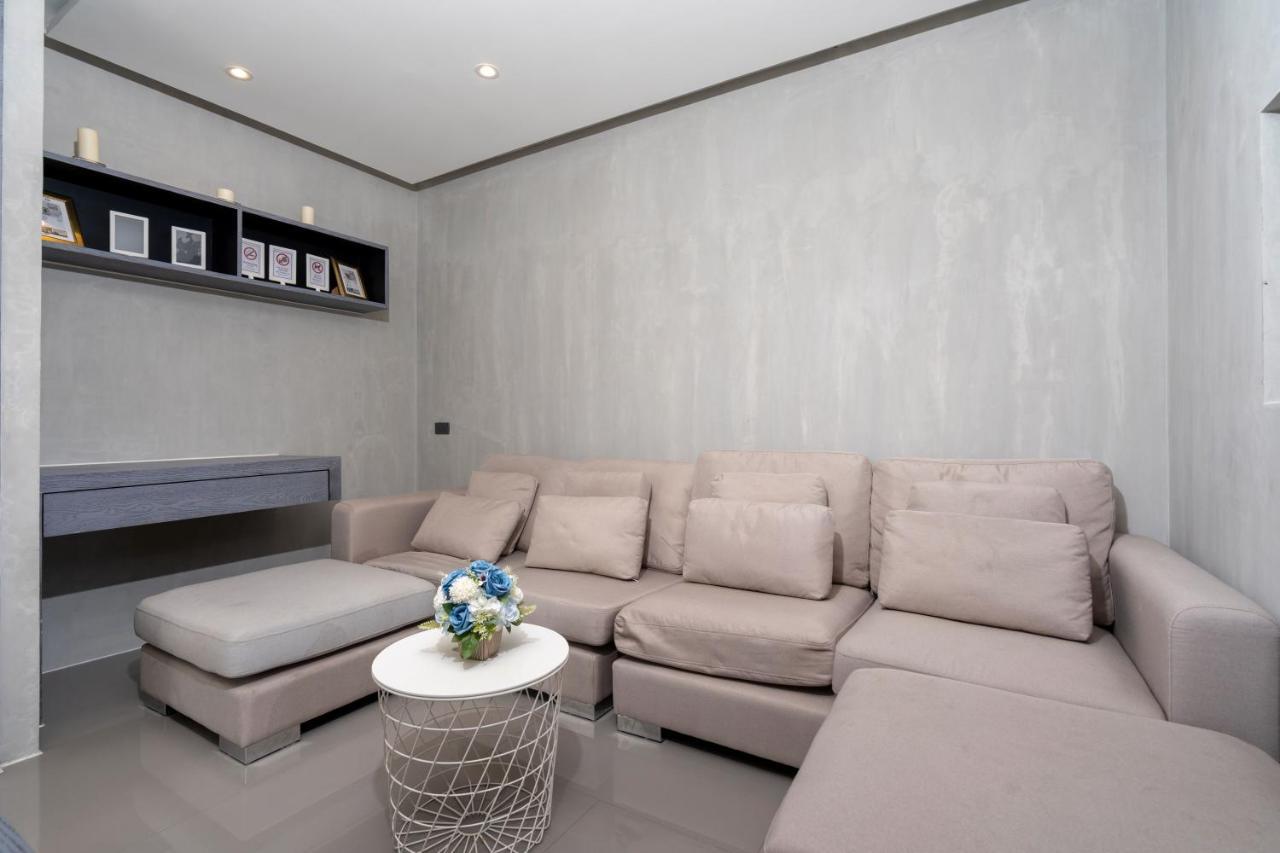 Citygate 2br Pool View B207-8 Apartment