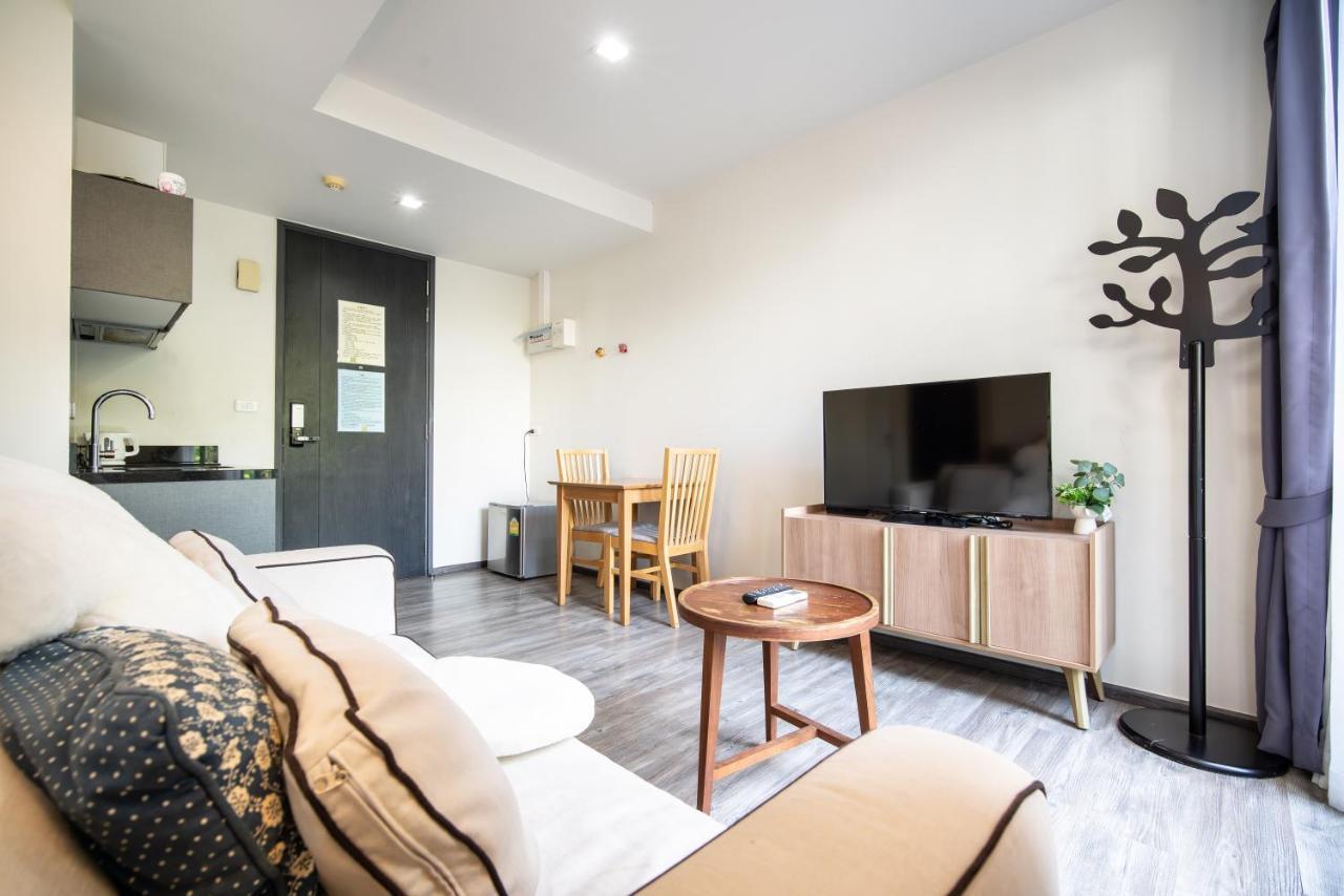 Apartment The Deck 芭东露台现代公寓 带健身房和游泳池 Patong