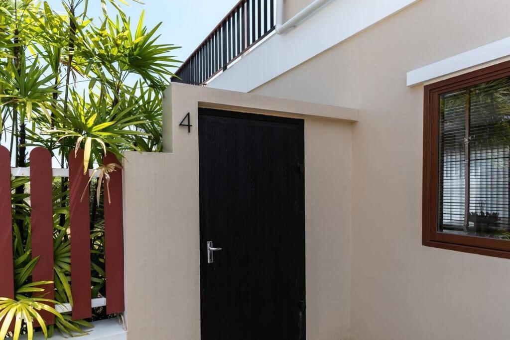 Villa East 4, бассейн, 3 спальни By Ibg Phuket