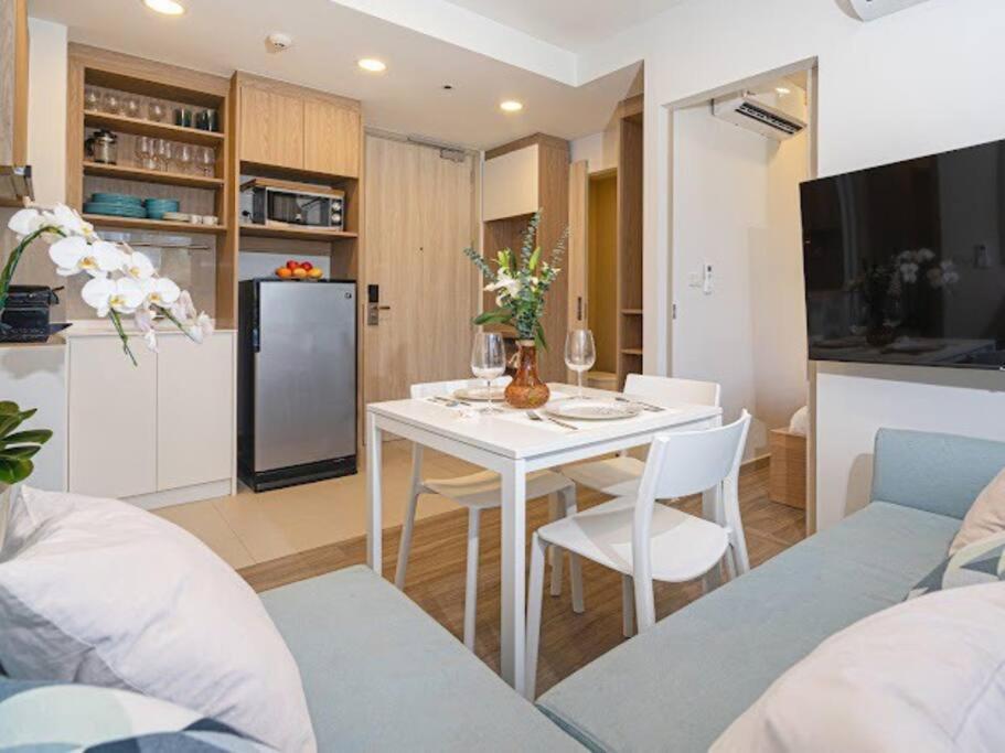 Apartment Bangtao , Laguna , 5 Minutes From The Bench, 2 Bedroom *