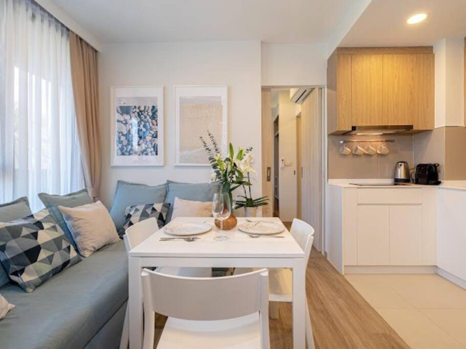 Apartment Bangtao , Laguna , 5 Minutes From The Bench, 2 Bedroom *