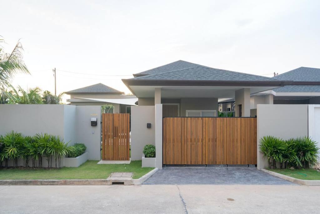 Peykaa Estate Pool By Hcr Villa Phuket