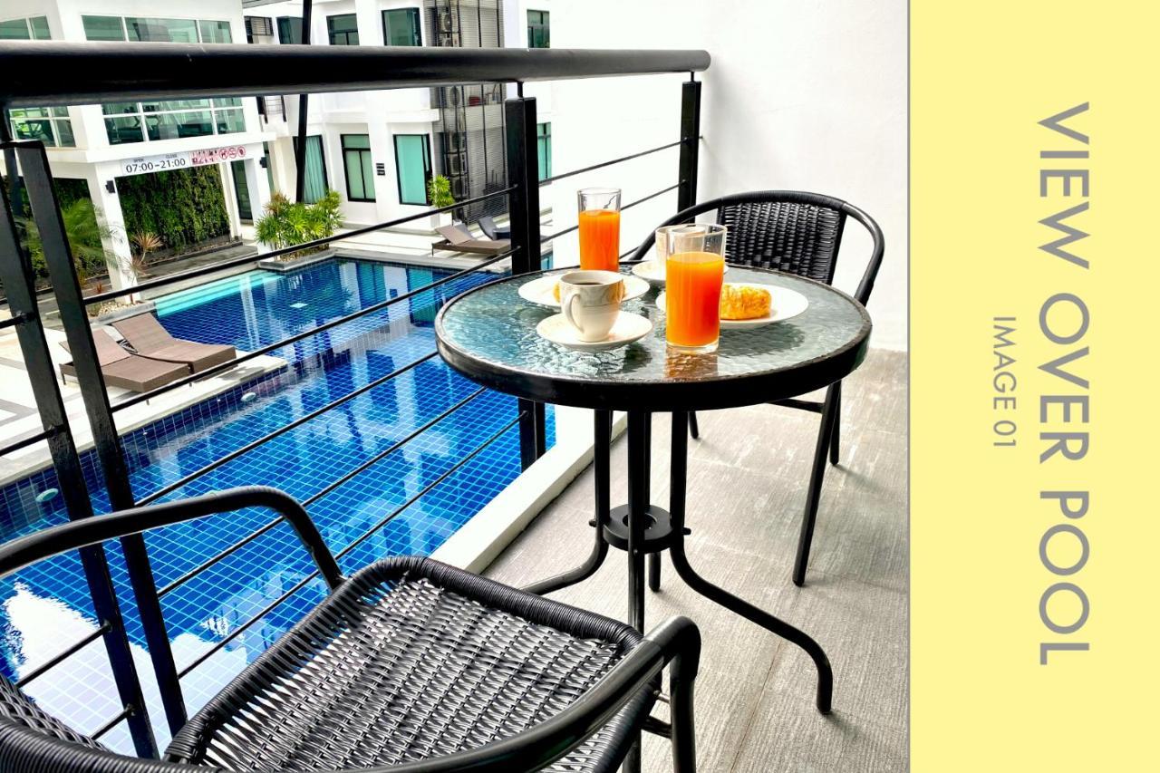 Apartment Stylish 2-bedroom W. Pool View *