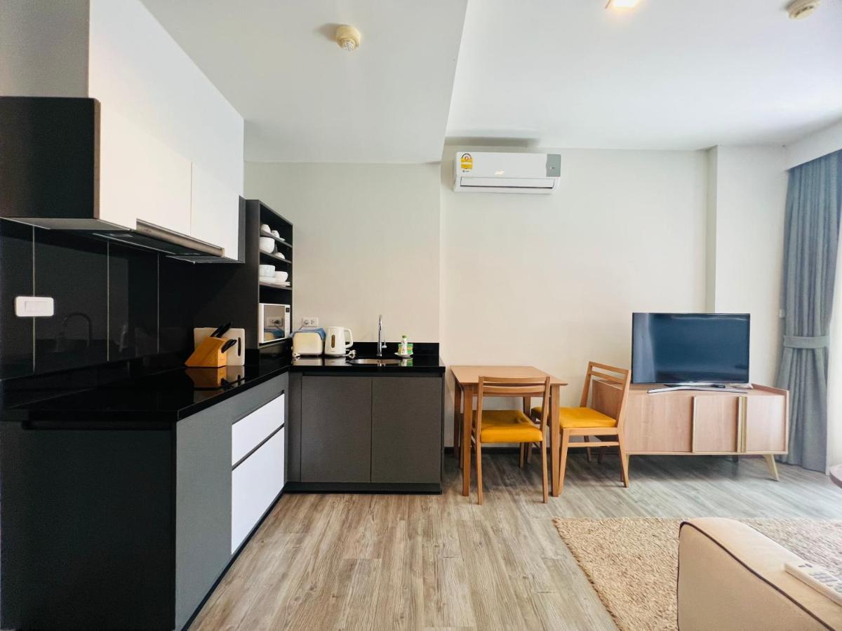 The Deck 芭东露台现代公寓 带健身房和游泳池 Apartment Patong