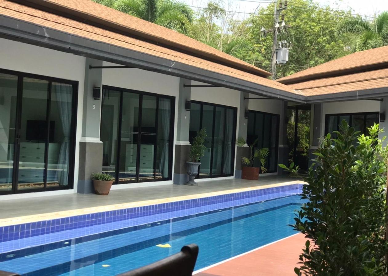 De Palm Pool Hotel