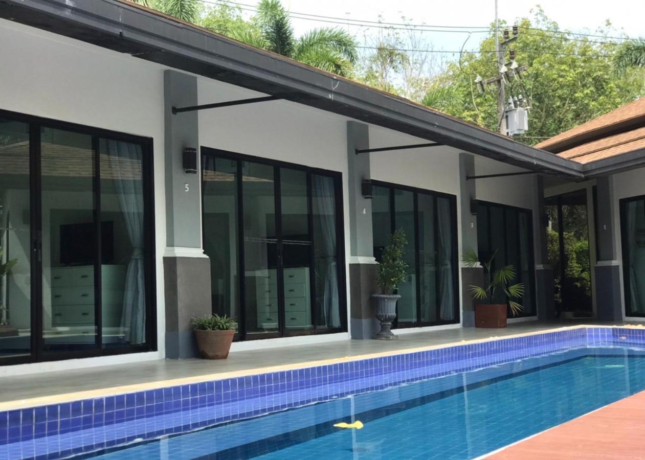 De Palm Pool Hotel *