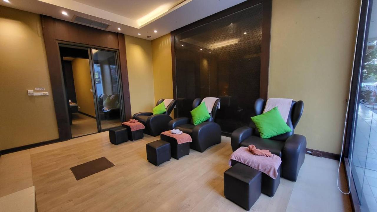 Hotel Ashlee Plaza & 4*