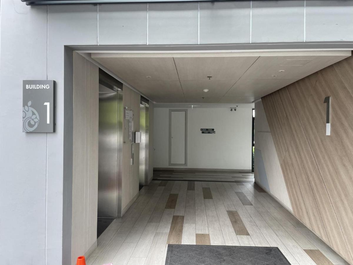 Location In Laguna-modern At Cassia *
