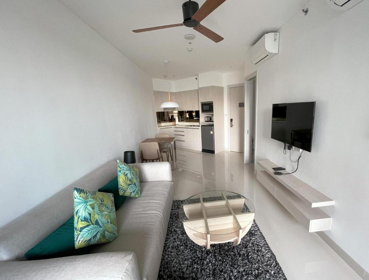 Apartment Location In Laguna-modern At Cassia *