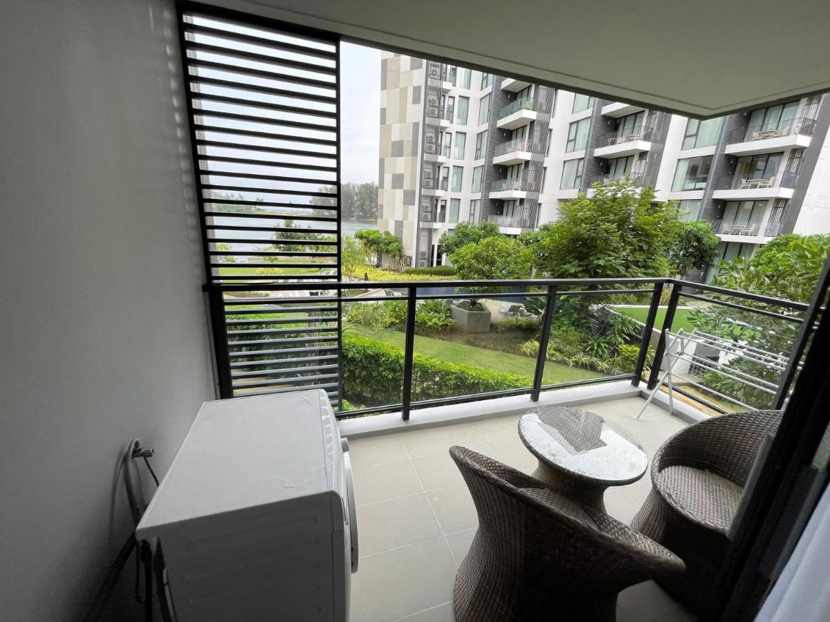 Location In Laguna-modern At Cassia *
